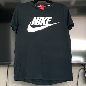 Women’s Nike Black T-shirt
